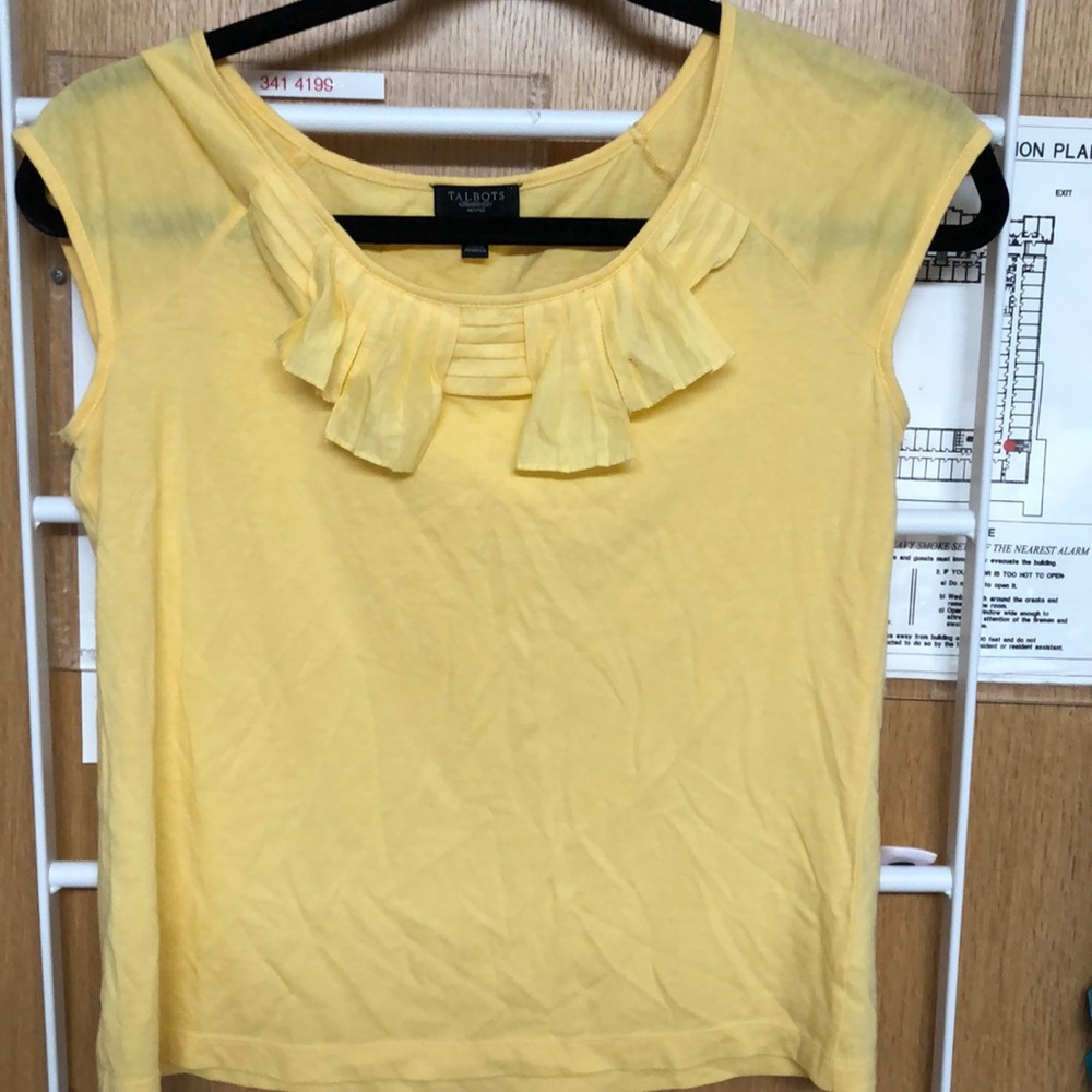 Yellow short sleeve shirt